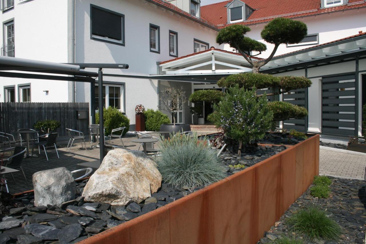 Hotel Bavaria Dingolfing Esterno foto
