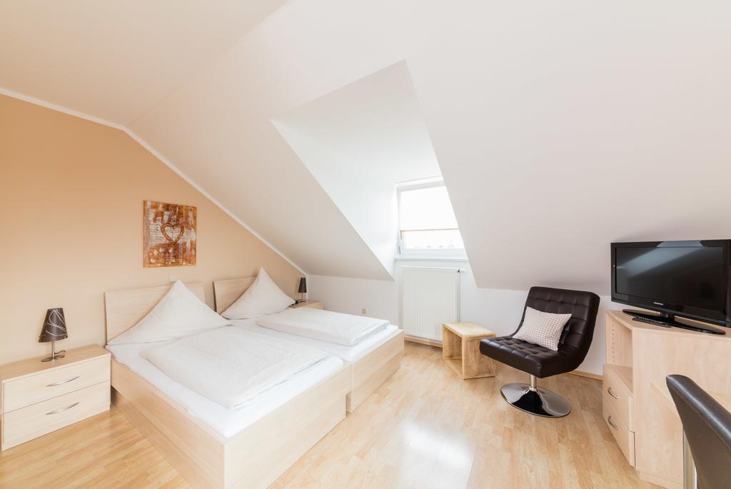 Hotel Bavaria Dingolfing Esterno foto