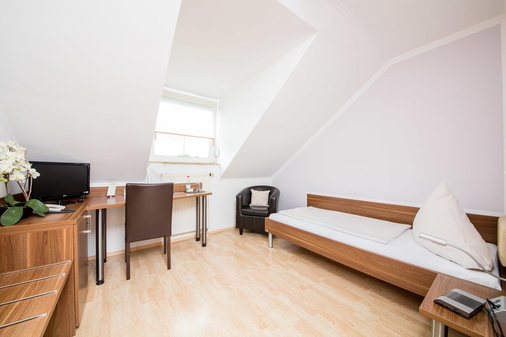 Hotel Bavaria Dingolfing Esterno foto